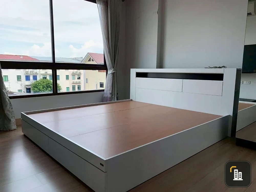 Urgent sale! The Niche Mono Bangna. Large, comfortable rooms with ample living space. Own yours today! Don't miss out!