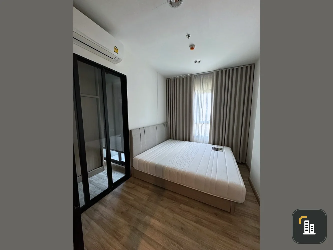 For sale or rent: Niche Mono Sukhumvit Bearing condo. Spacious unit with ample living space on the 31st floor, offering great views. Book now, don't w
