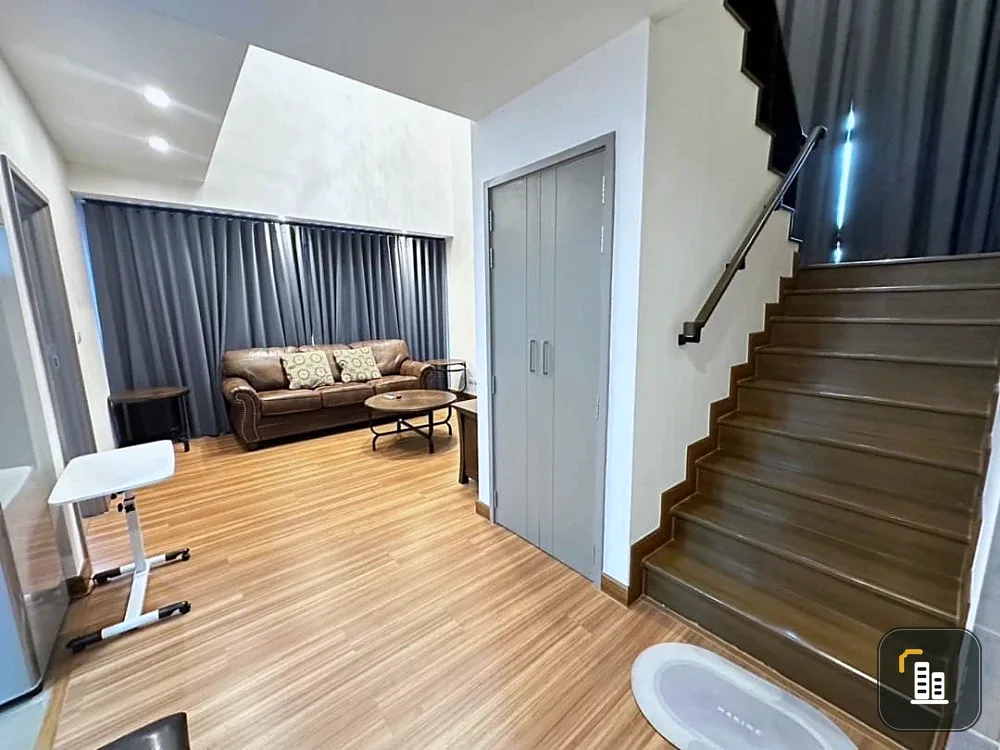 Selling TEAL Sathorn-Taksin Duplex 2-bedroom unit with pool view and full furnishings. Book now! Limited time offer.