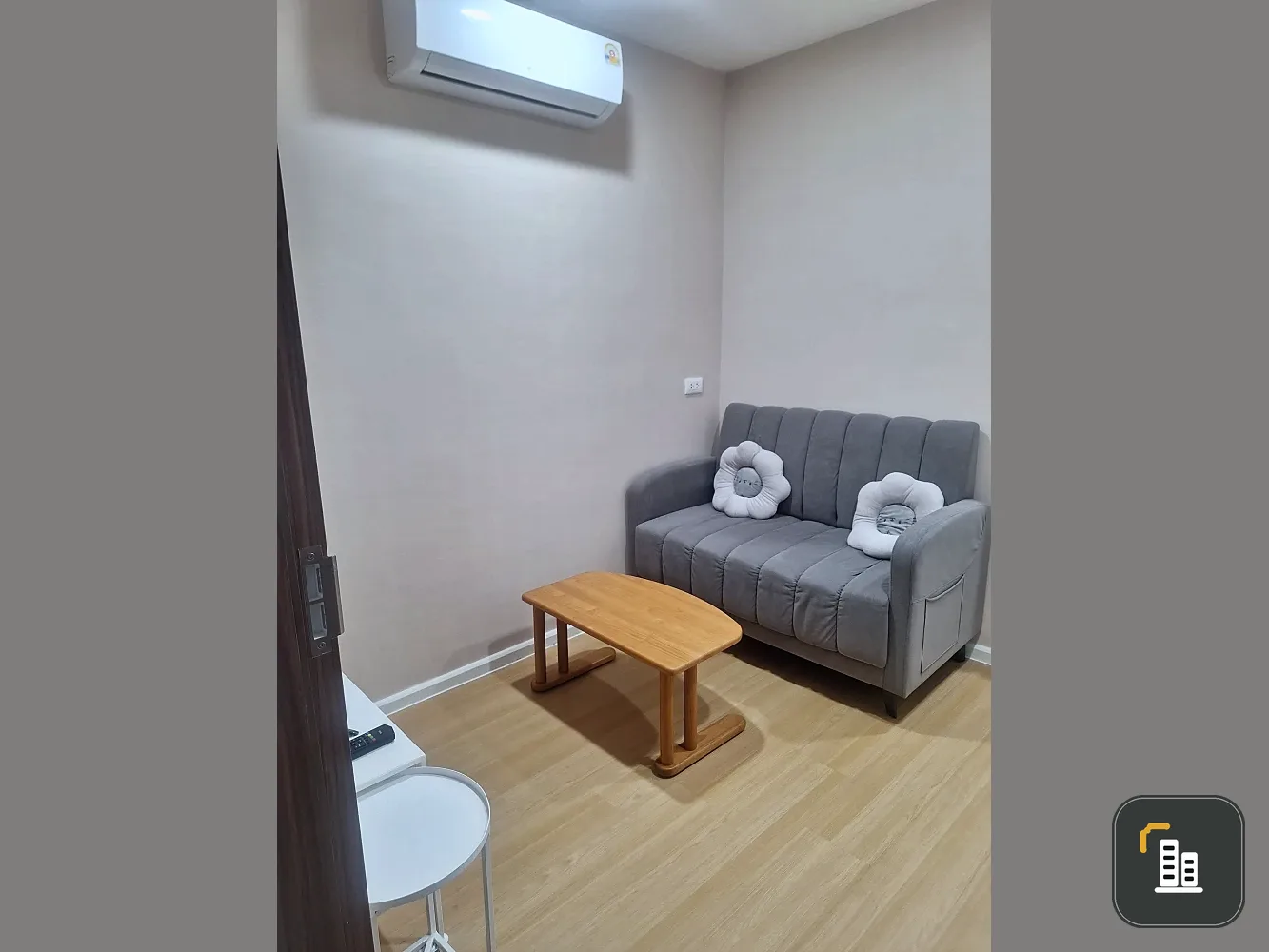 Condo for rent at Cerocco Bangna 36. Nice room, fully furnished with appliances. Just bring your belongings and move in! Don't miss out!