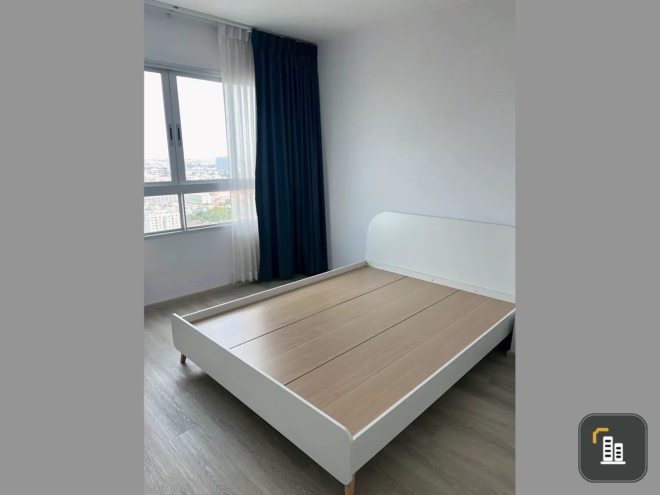 For rent: Elio Sathorn-Wutthakat, 2 bedrooms, spacious living area, great location, fully furnished. Book now!
