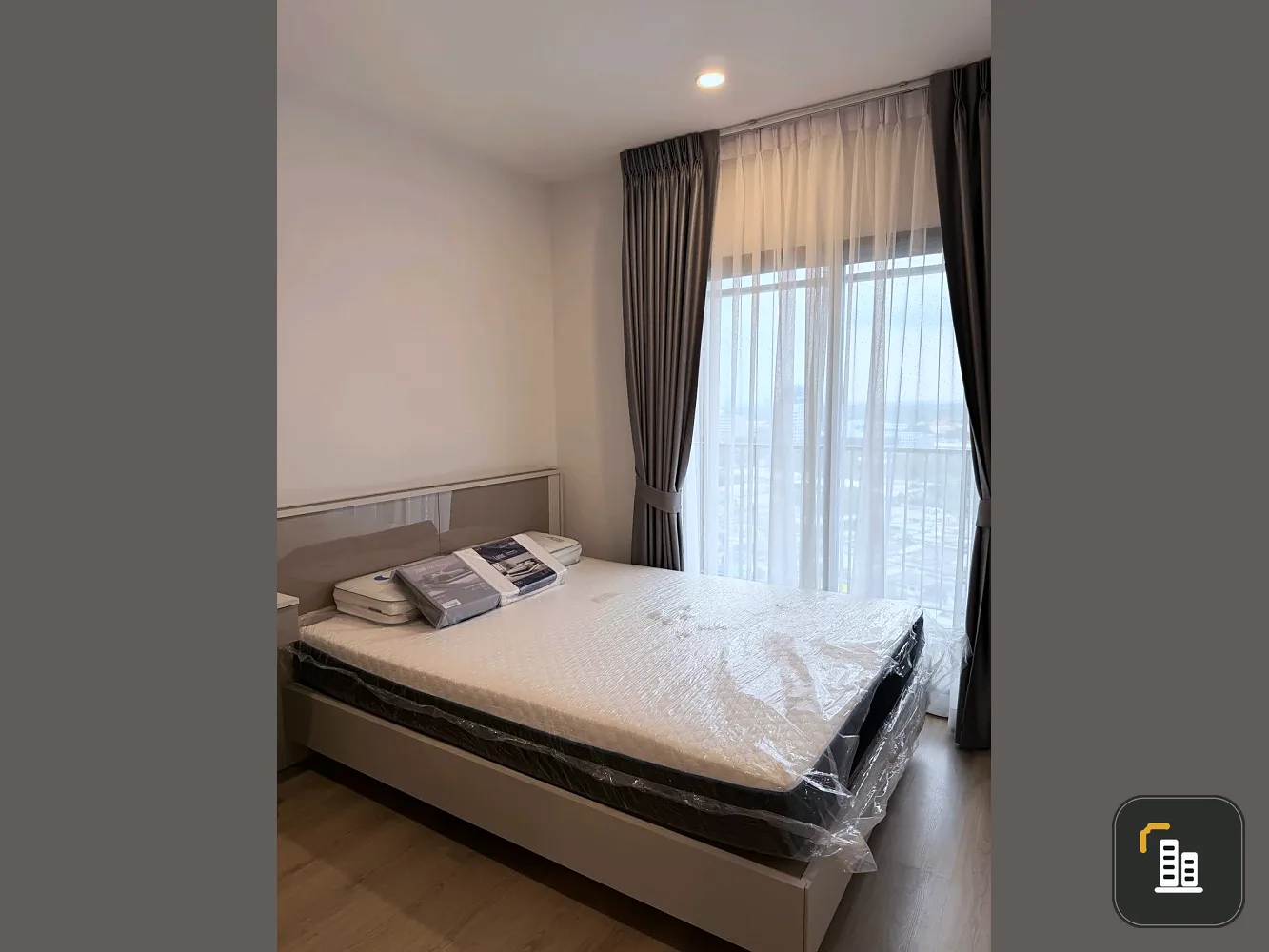 Life Rama 4 - Asoke for sale, 20th floor, fully furnished unit, very livable. Book now! Don't miss out!