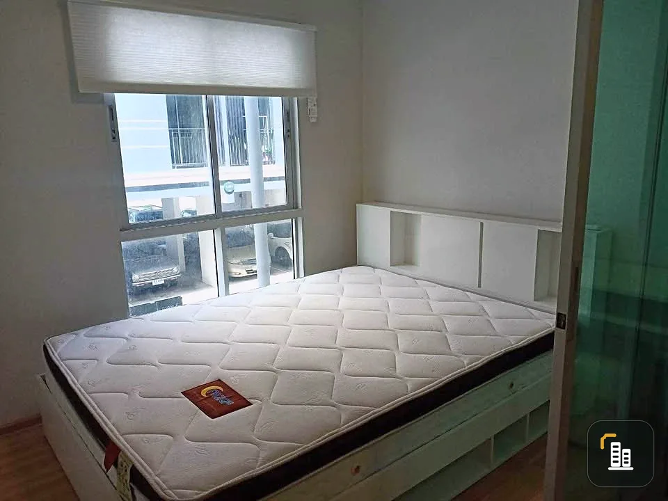 Plum Condo Mix Chaengwattana for sale. Low-rise condo, unit on the 2nd floor. Great location, convenient access to food. Book now!