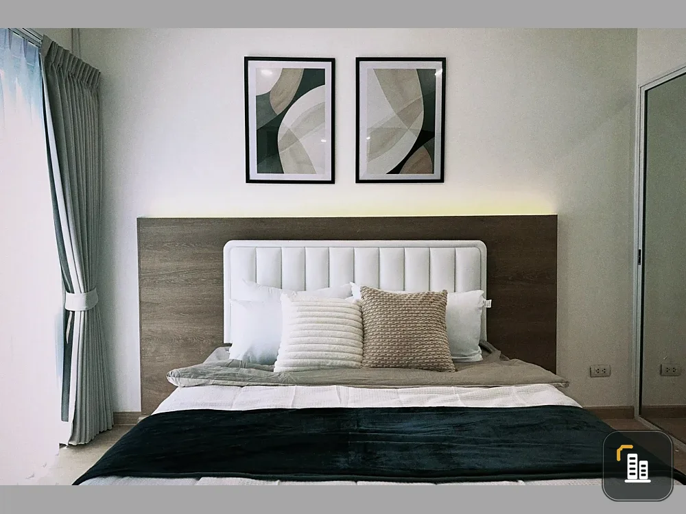 Selling a unit at a space sukhumvit 77. The rooms are well-partitioned and offer fantastic pool views. You definitely need to book this one!