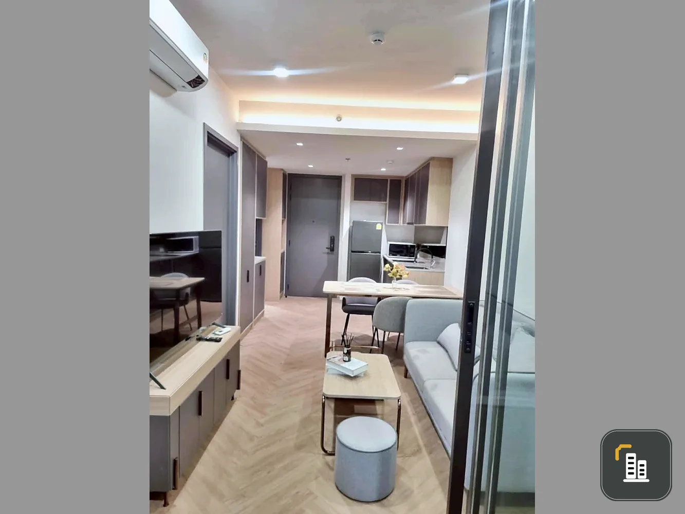 Condo for rent at Chapter Chula–Samyan. Fully furnished and ready to move in. Just bring your belongings! You don't want to miss this opportunity.