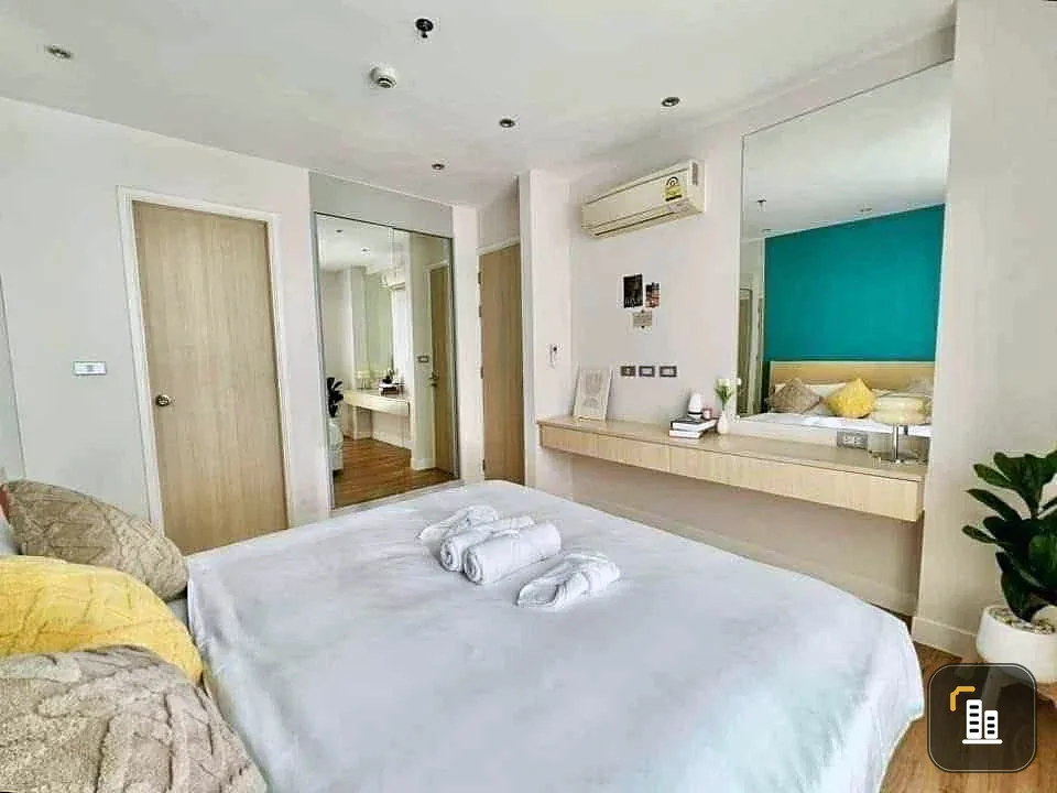 Condo for rent at Grande Caribbean Resort Pattaya. Spacious, ready to move in, with sea view. Book now, don't miss out!