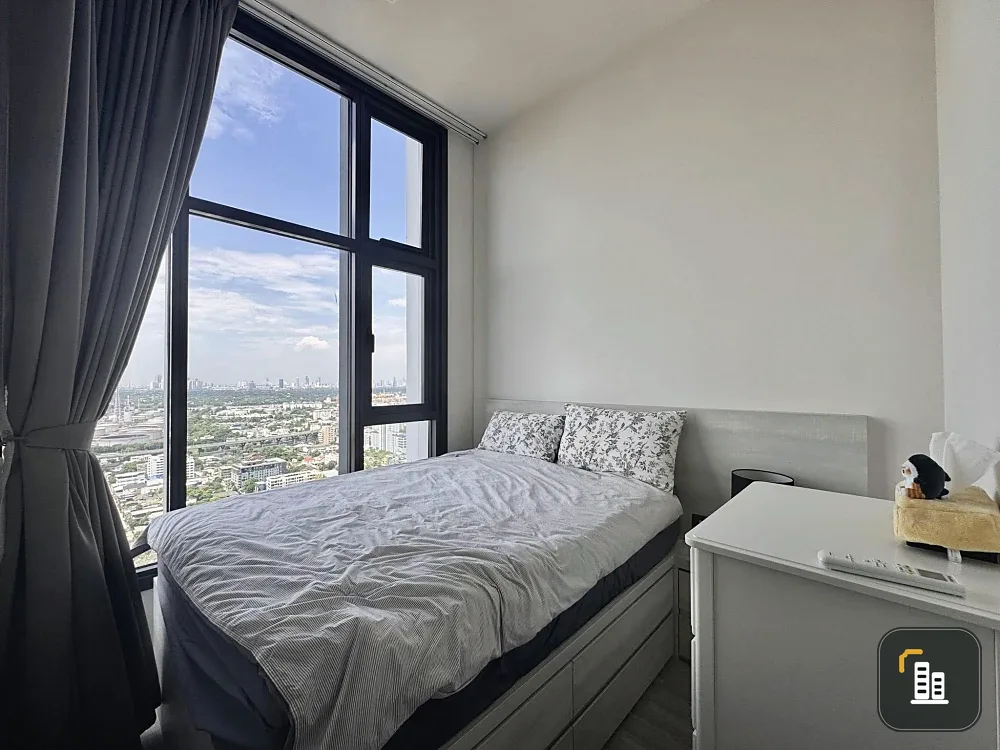 For rent: The Line Sukhumvit 101. Beautiful unit, high floor, high ceiling, corner unit, very private. Book now to secure yours!