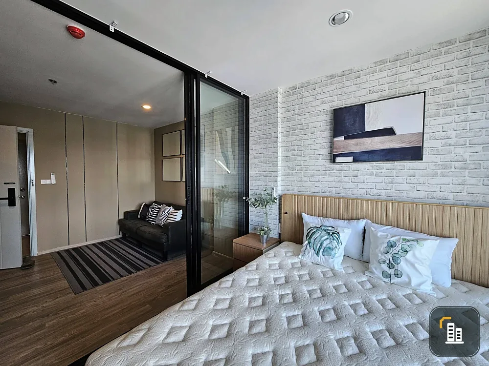 For rent: Regent Home Bangna, Building A, 22nd floor, river view of Bang Krachao. Wide-fronted unit, a special type available in only 1% of units. Boo