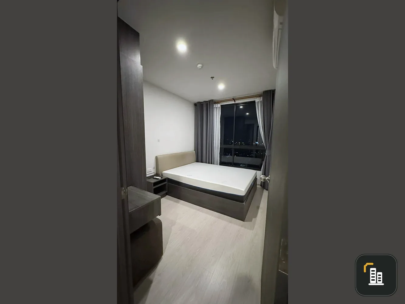 1-bedroom apartment for rent at Elio del Nest. Features amazing amenities and stunning pool views. Book now!