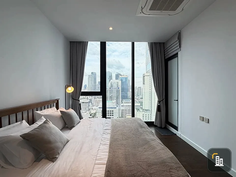 For rent: Supalai Icon Sathorn condo, 30th floor, high floor with stunning views and fully furnished. You definitely don't want to miss this opportuni