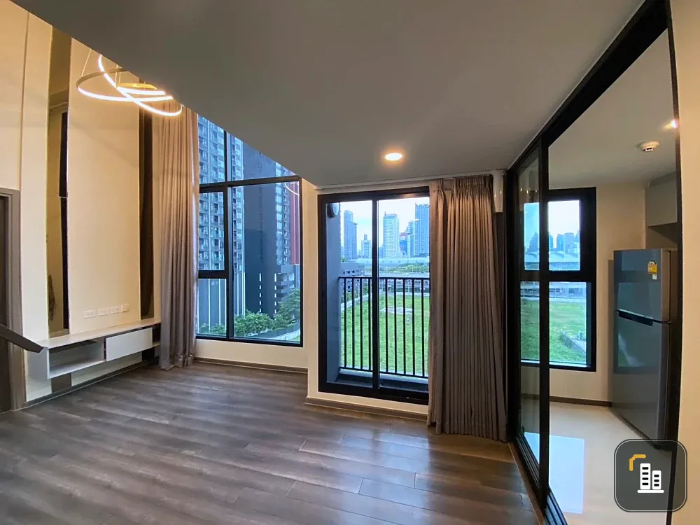 Urgent sale! KnightsBridge Space Rama 9. Spacious unit with ample living space. Own it today!