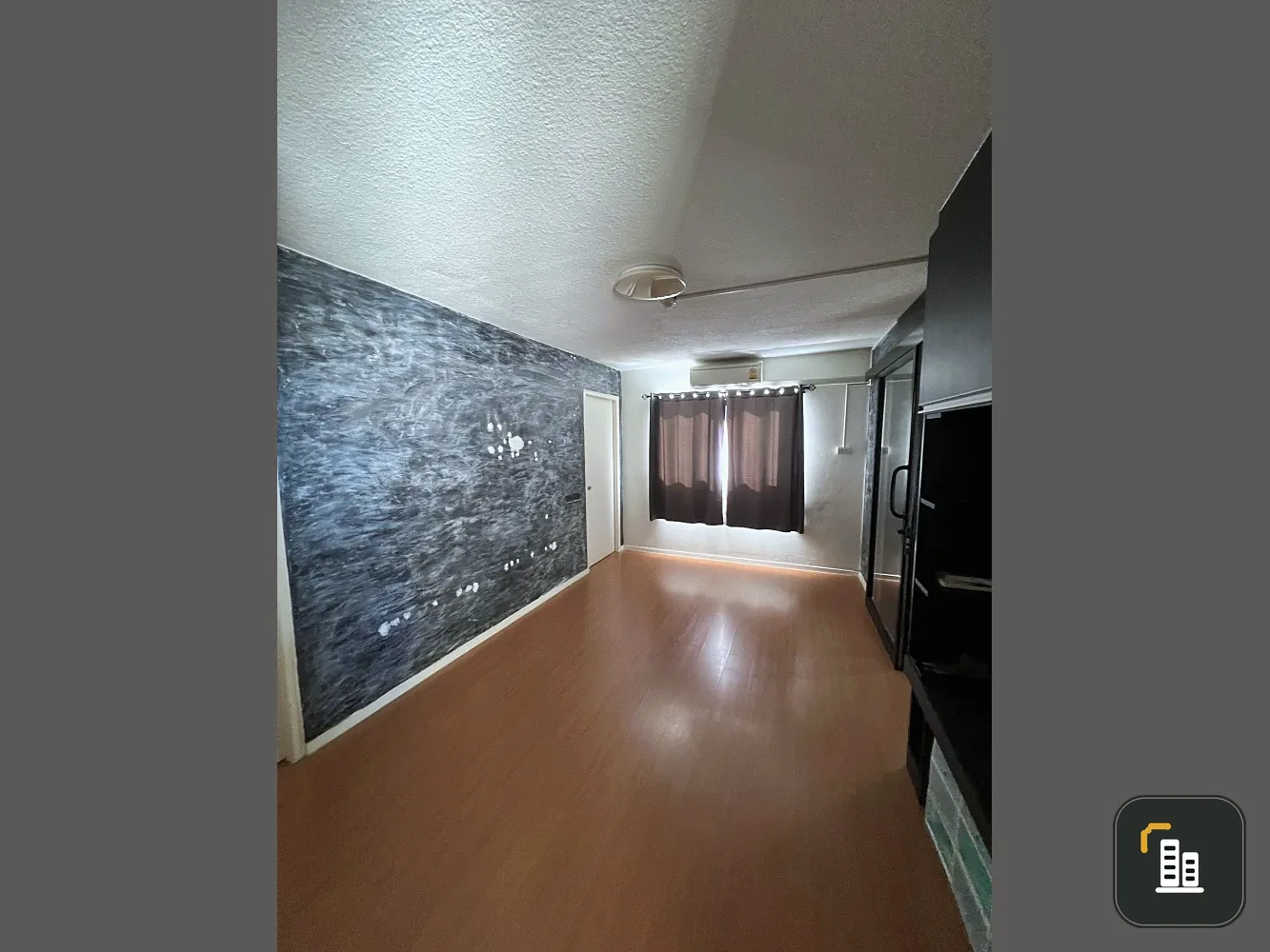 Selling spacious and comfortable rooms at Lumpini Condo Town Romklao – Suvarnabhumi. Located on low floors. Book now!
