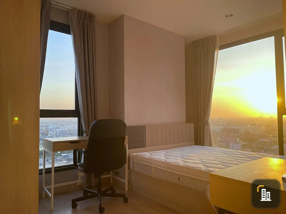 For rent: Ideo Mobi Sukhumvit Eastpoint, located on the 19th floor. Quiet corner unit, but not far from the elevator. One of the best unit locations o
