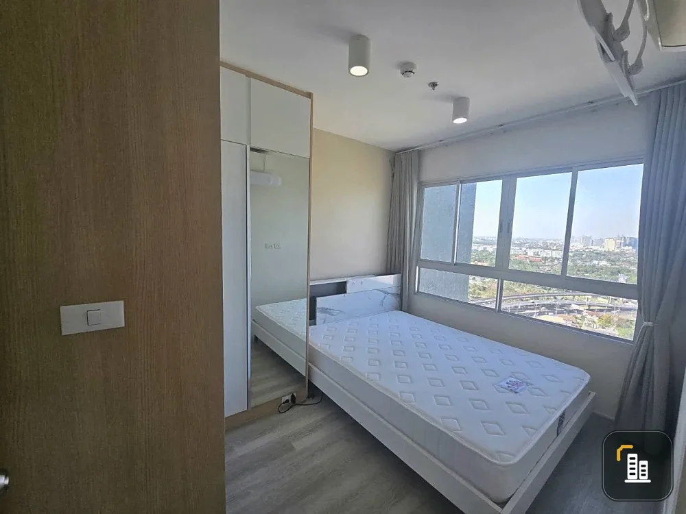For sale or rent: ELIO SATHORN-WUTTHAKAT, 1 BED PLUS corner unit, next to fire escape, enclosed kitchen with balcony. Reservation required.