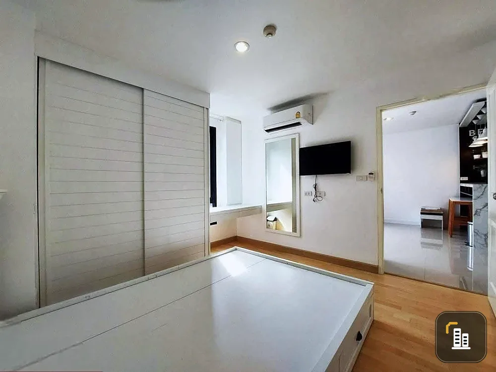 Selling Lib Ramkhamhaeng 43/1, corner unit, quiet area, beautifully decorated with a coordinated color scheme, in a prime location. Book now!