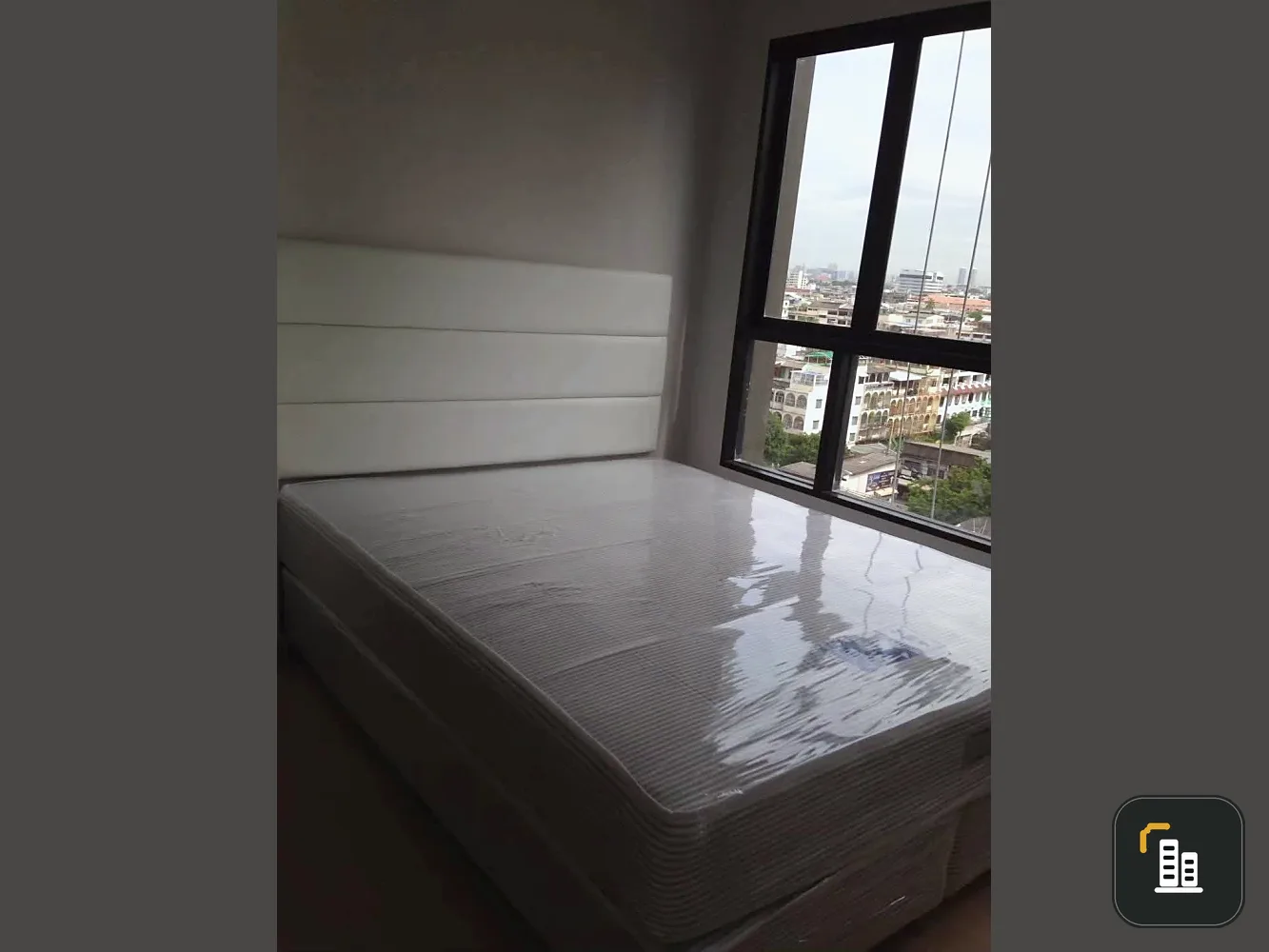 Condo for rent at Urbano Absolute Sathorn-Taksin. Ready to move in, 10th floor with great views. Amazing price! Book now, don't miss out!