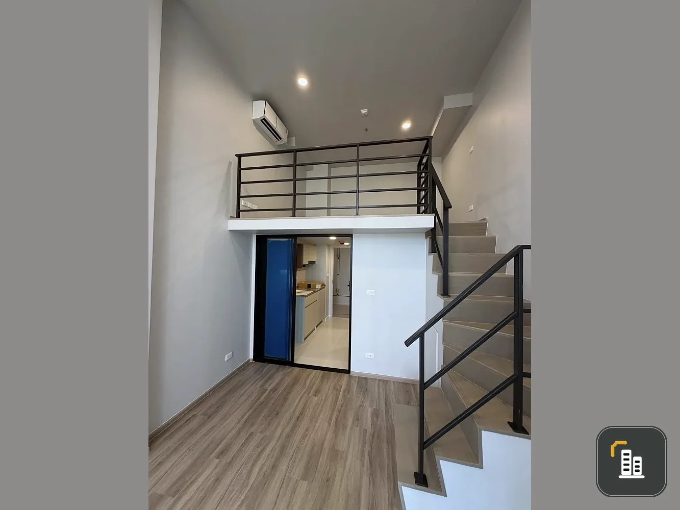 Selling a high-floor unit at Culture Thonglor. Nice and breezy. Book now! You'll regret missing out!+++