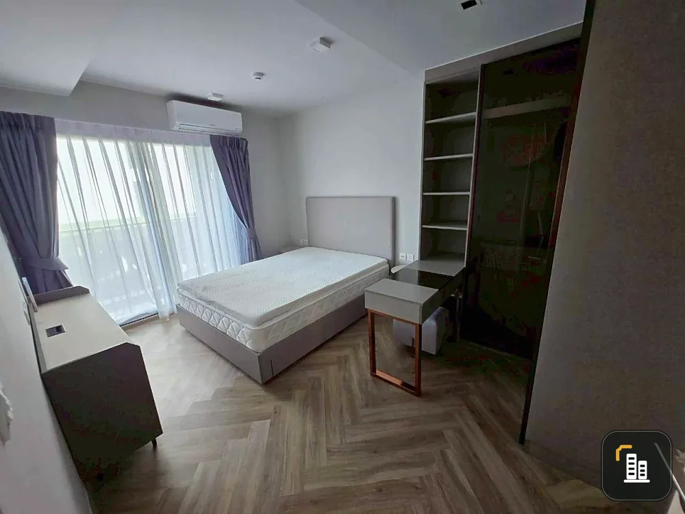 Selling Chapter Thonglor 25 condo unit, ready to move in. Fully furnished + complete appliances. Just bring your suitcase! Don't miss out!