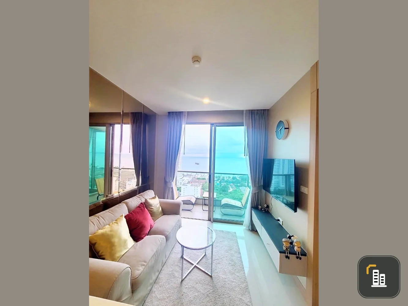 For rent: The Riviera Jomtien Pattaya. Very spacious room with stunning Jomtien beach view. Highly recommend booking!