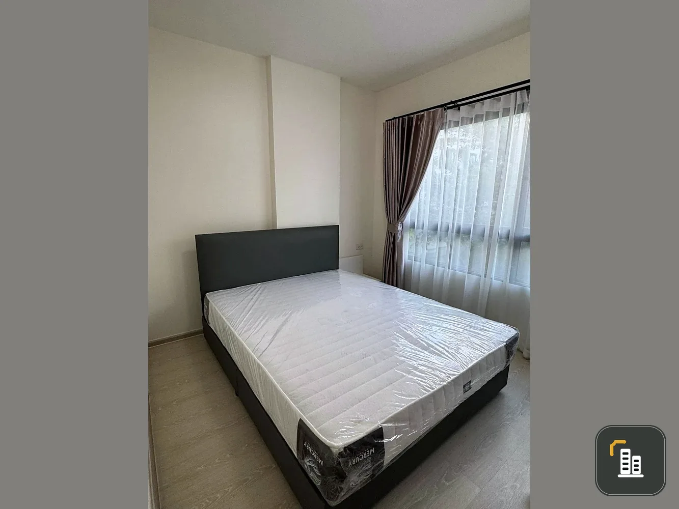 Selling a corner unit at Grene Donmuang-Songprapha, offering privacy and fully furnished. Don't miss this great deal!