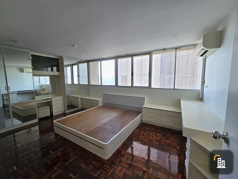 2-bedroom, 2-bathroom unit for rent at Tai Ping Towers. Spacious living area, fully furnished. Book now!