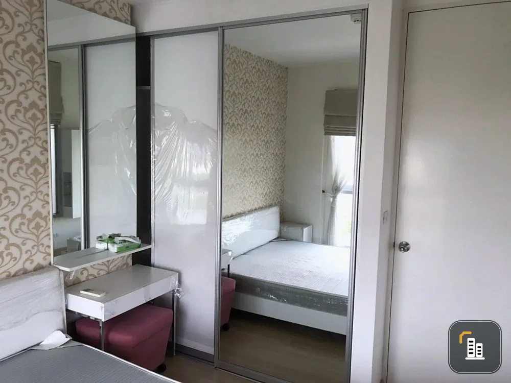 For rent: The Parkland Srinakarin Lakeside. Spacious, ready-to-move-in unit on a low floor, fully furnished. Book now!