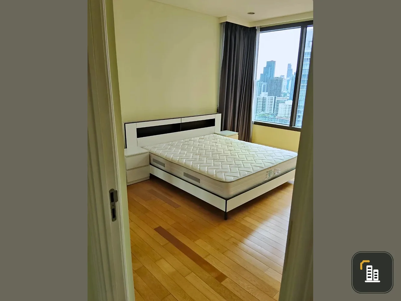 For rent: Aguston Sukhumvit 22, 22nd floor, fully furnished unit. Very livable. Book now! (Quickly!)