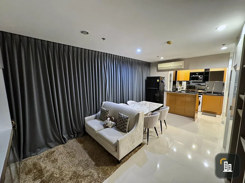 For rent: The Sky Sukhumvit. Spacious and comfortable room, fully furnished. Book now!