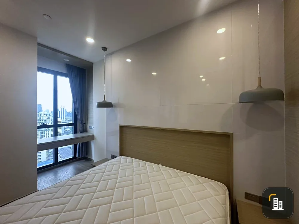 Selling ready-to-move-in Ashton Chula-Silom condo. Spacious living area on the 20th floor with stunning views. Book your unit today!