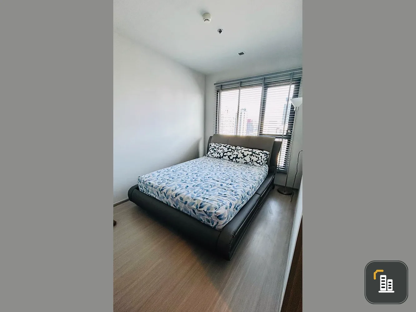 For sale or rent: Life Asoke-Rama 9, 27th floor, Building A, corner unit, fully furnished. You definitely need to reserve this!