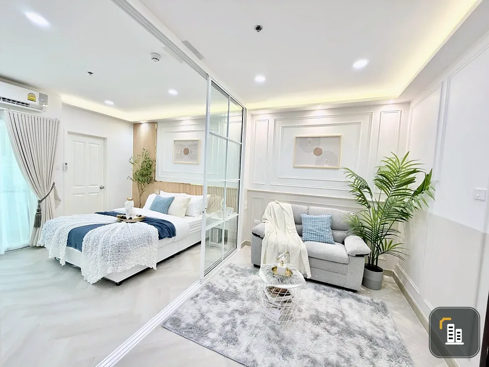 For sale: Supalai City Resort Phra Nangklao - Chao Phraya Station. The unit is sold unfurnished, as is. It's spacious, airy, and extremely clean. Book