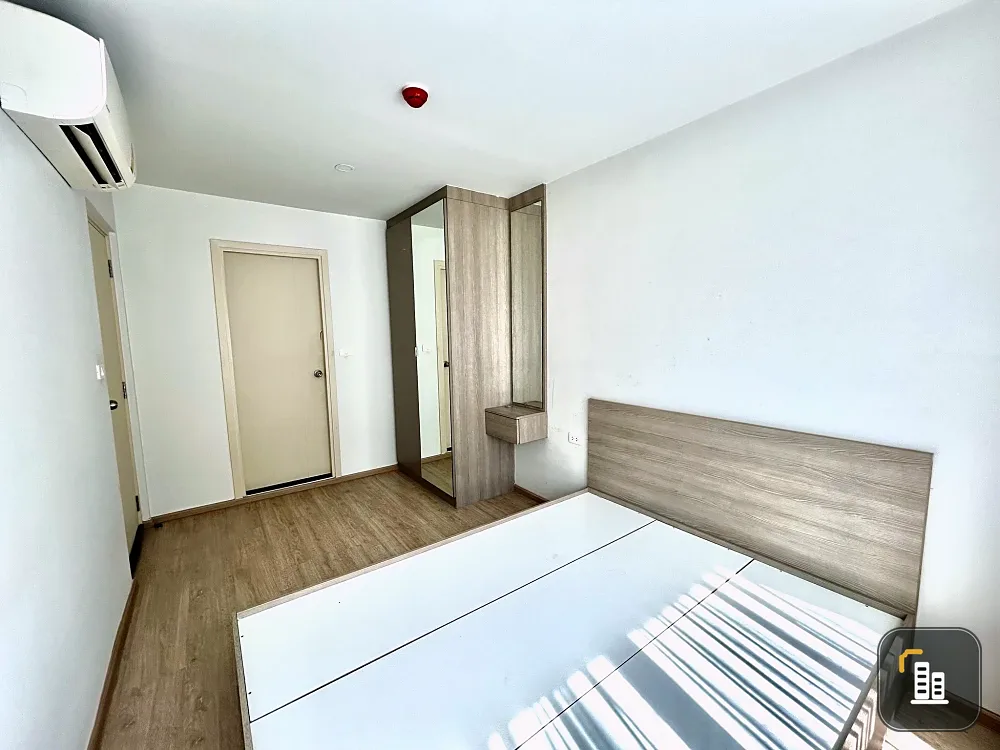 Selling Elio Del Moss Phahonyothin 34, corner unit, 2 bedrooms, 46 sq.m., pool view. Grab it now!
