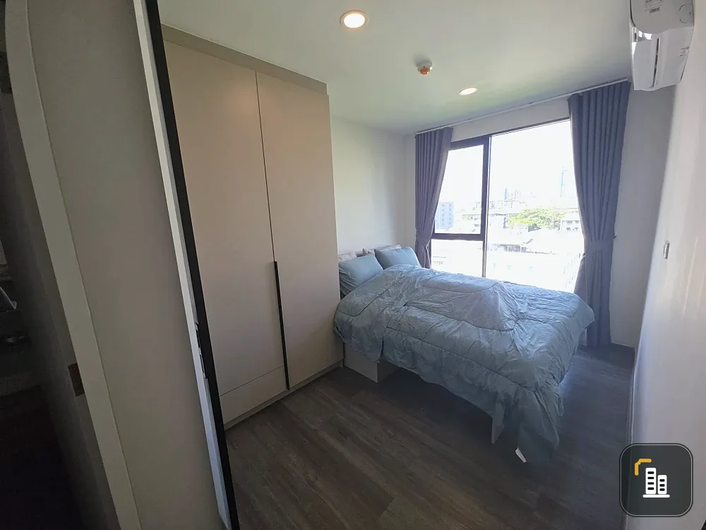 For rent: Flexi Sathorn - Charoen Nakhon, 8th floor, view of the BTS Skytrain and Icon Siam, fully furnished. Book now!