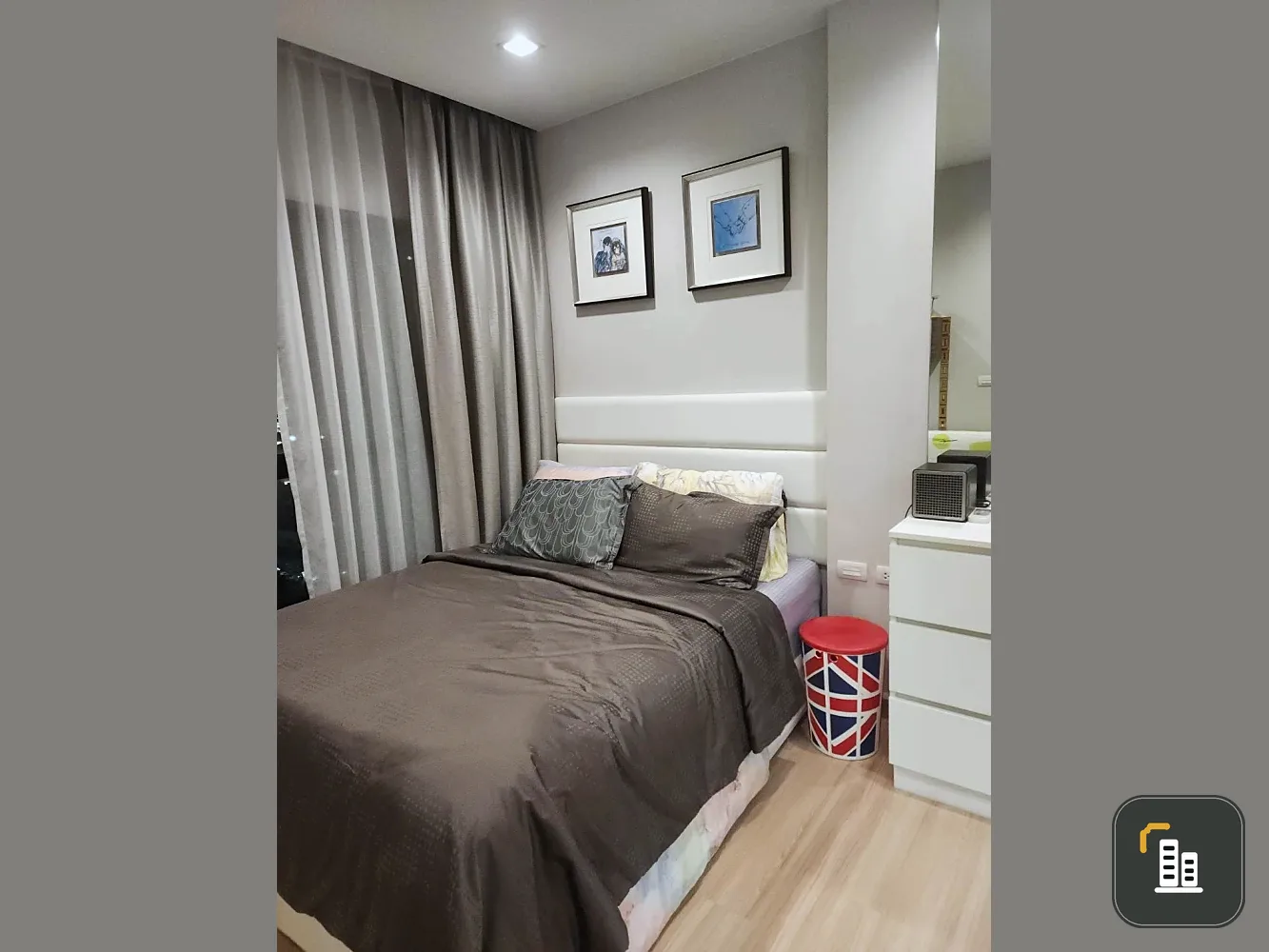 Selling Urbano Absolute Sathorn-Taksin condo. Great location, attractive price. Buy now!!