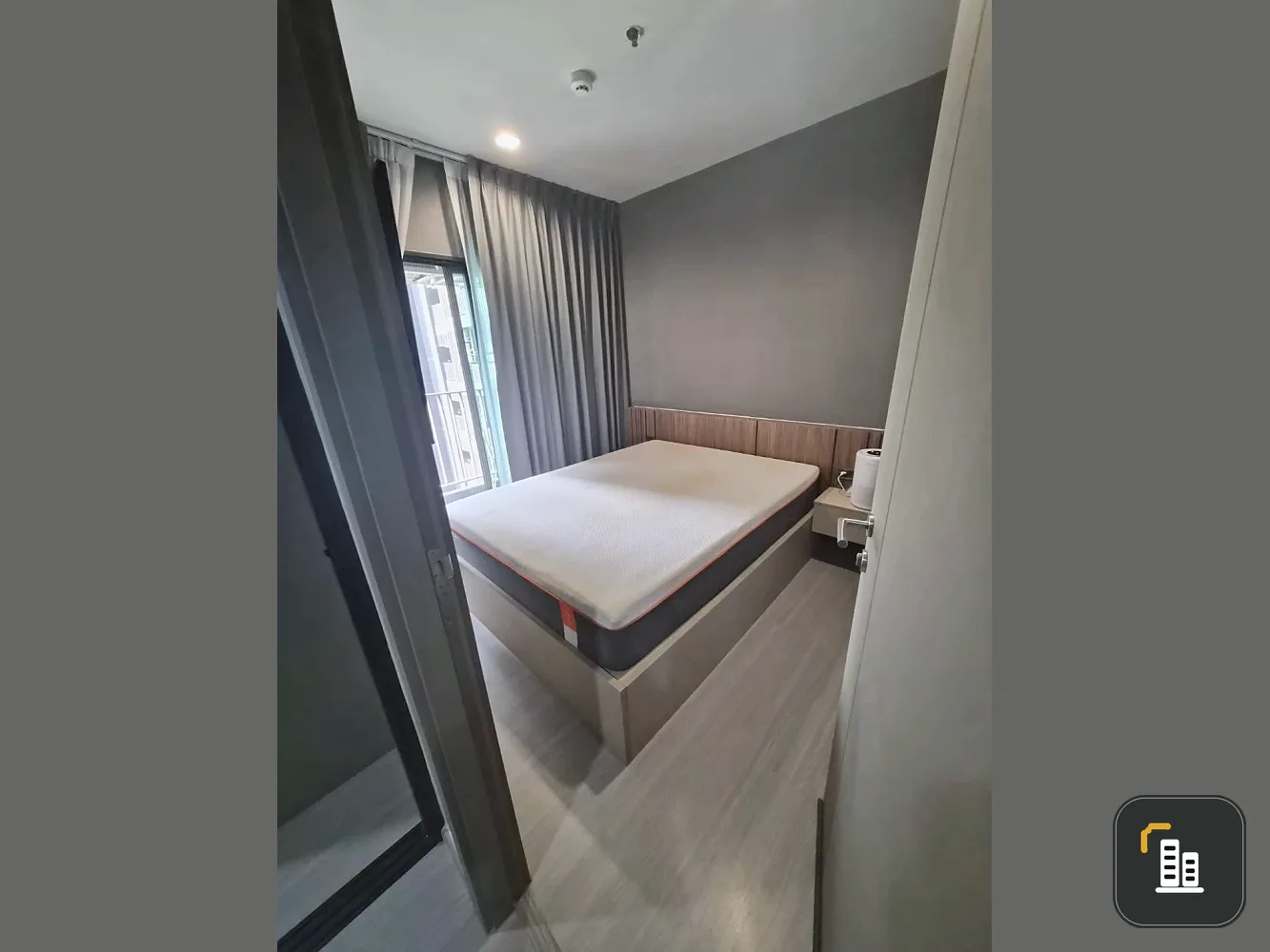Condo for sale: Life Asoke-Rama 9. Beautiful, luxurious and comfortable unit. Buy now!!