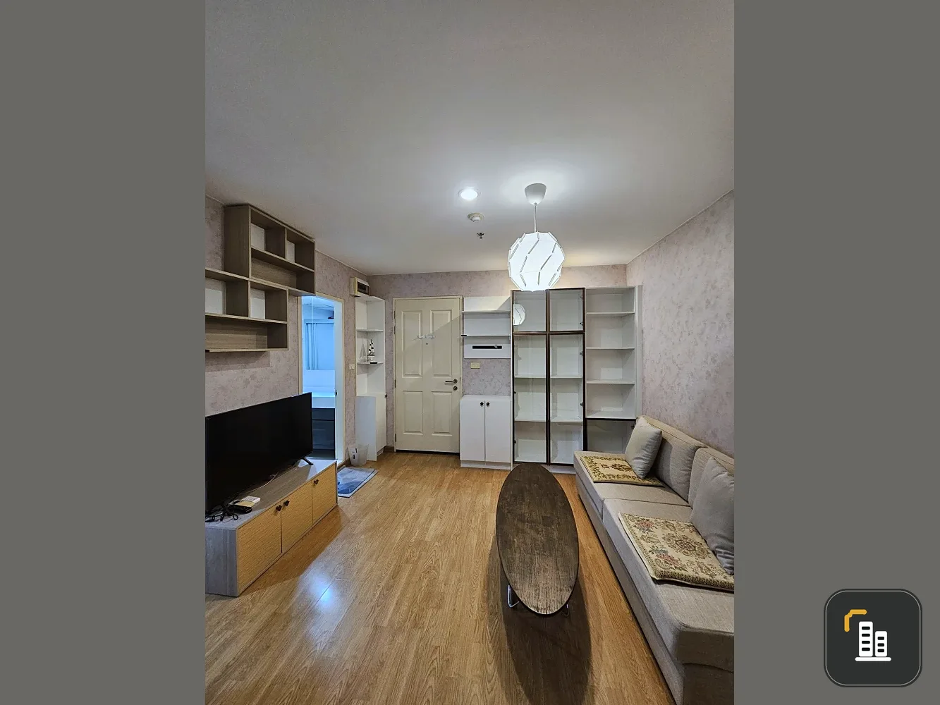 For sale or rent: U Delight @ Chatuchak Station. High floor unit with unobstructed view, no buildings blocking the view. Beautiful wallpaper installed