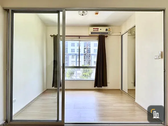 Plum Condo Bang Yai for sale. Unfurnished unit, low floor, very livable. Book now!