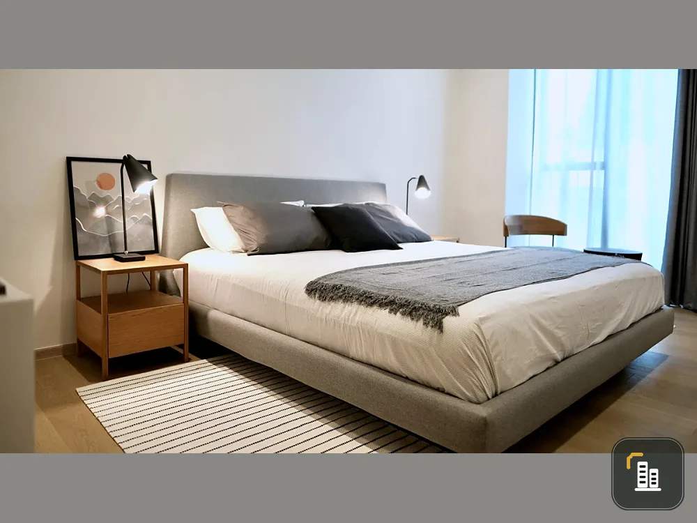 For rent: The Strand Thonglor, 7th floor, corner unit, fully furnished, very livable. Book now!