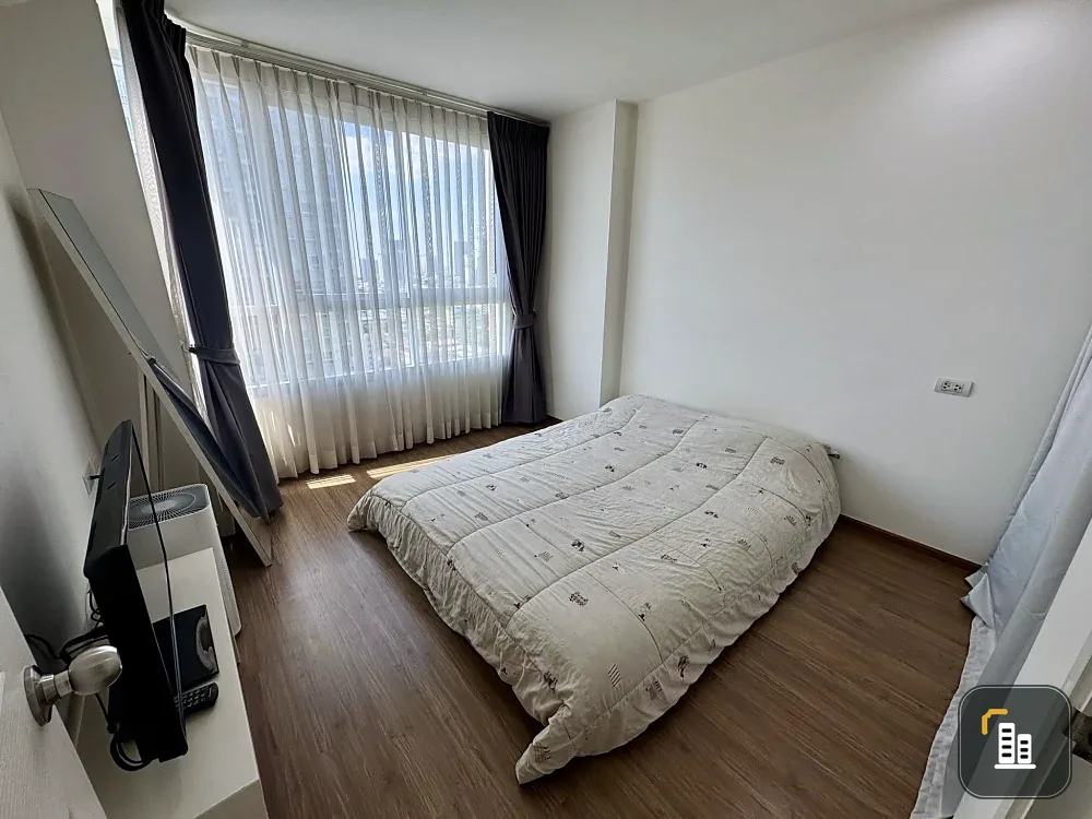 Selling a 30 sq m U Delight @ TalatPhlu Station condo, near BTS Talat Phlu and The Mall Thapra. The room is well-partitioned. Book now!