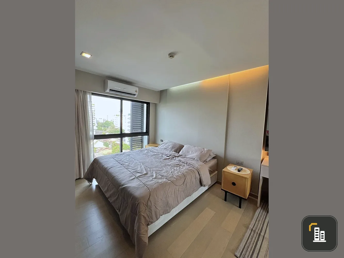 For rent: Tidy Thonglor, 1 bedroom, 1 bathroom, spacious living area, fully furnished. Book now!