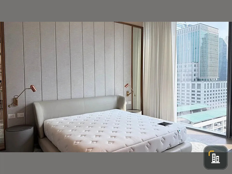 For rent: SCOPE LANGSUAN, 1 bedroom, 1.5 bathroom, beautifully decorated and fully furnished by Thomas Juul-Hansen.