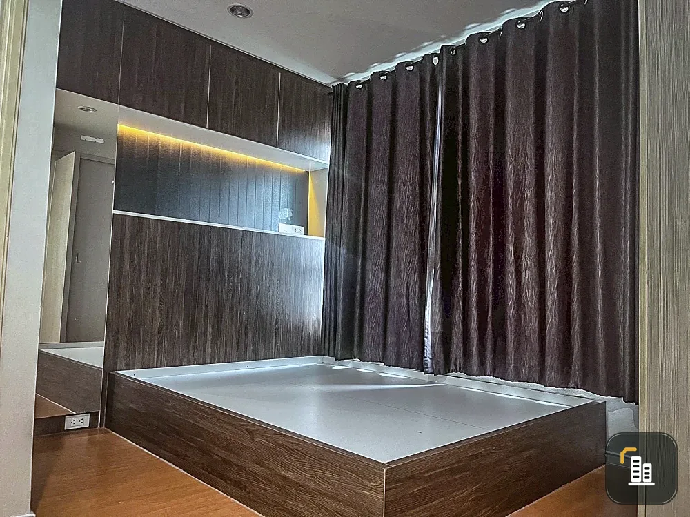 For sale or rent: Lumpini Park Rattanathibet-Ngamwongwan. Spacious room with ample usable space and high-quality built-in furniture. Don't miss out!