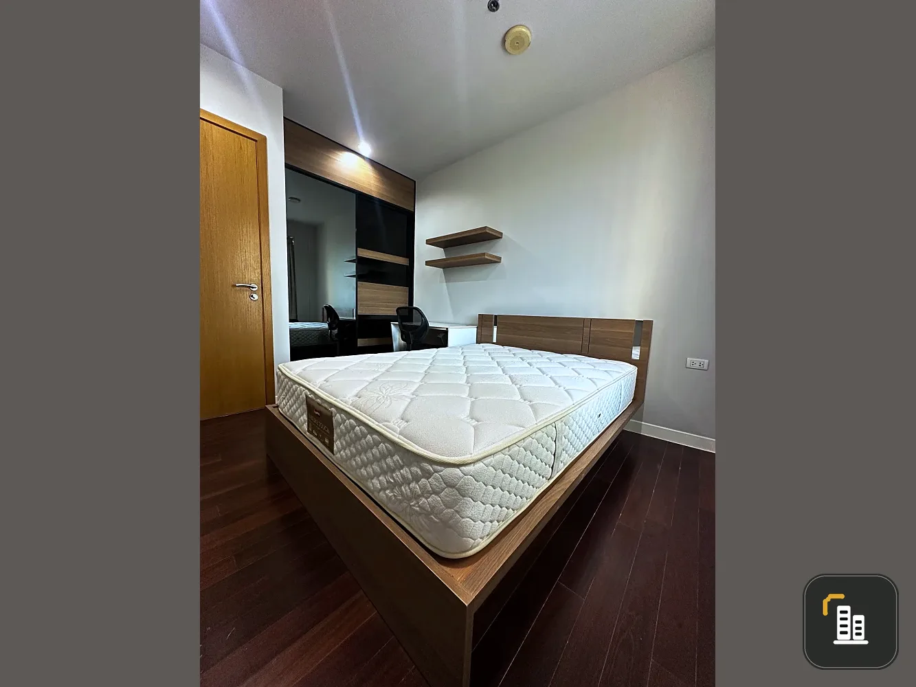 Circle Condominium for sale. Spacious and comfortable rooms, fully furnished with all appliances. Book now!