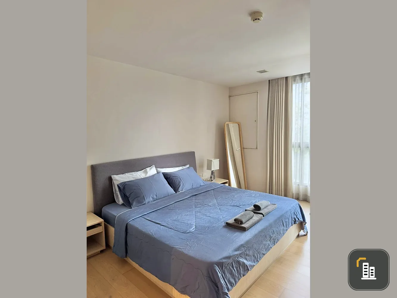 For rent: Liv@49 (Sukhumvit 49), 6th floor, fully furnished, ready to move in. Book now! Don't miss out!