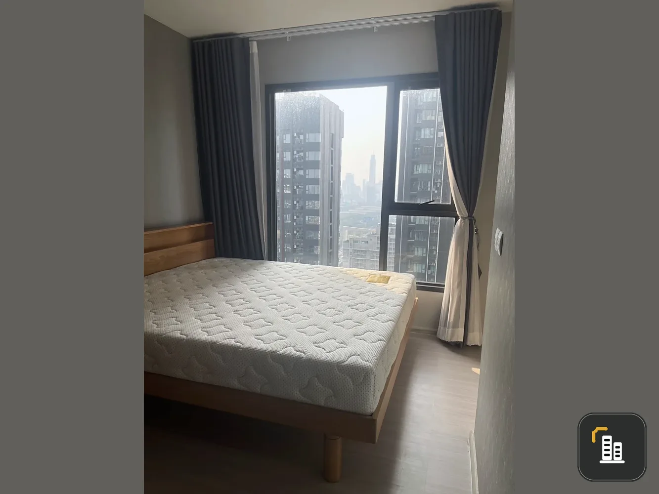 Selling Life Asoke-Rama 9 condo, 38th floor. Very high floor, excellent ventilation. Fully furnished with appliances. Don't miss out!
