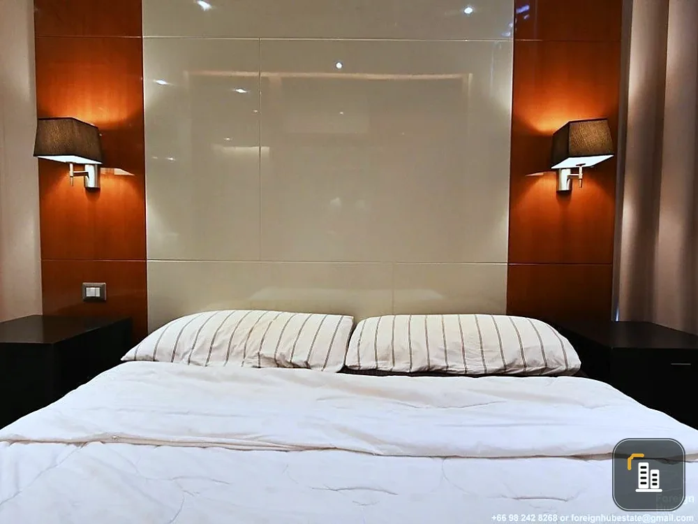 Condo The Address Sukhumvit 28 Near BTS Phrom Phong, convenient travel.