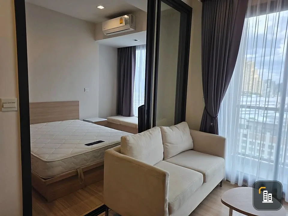 Condo for sale, M Chatuchak. The unit is partitioned into separate, well-defined zones. The price is amazing! Own it today!