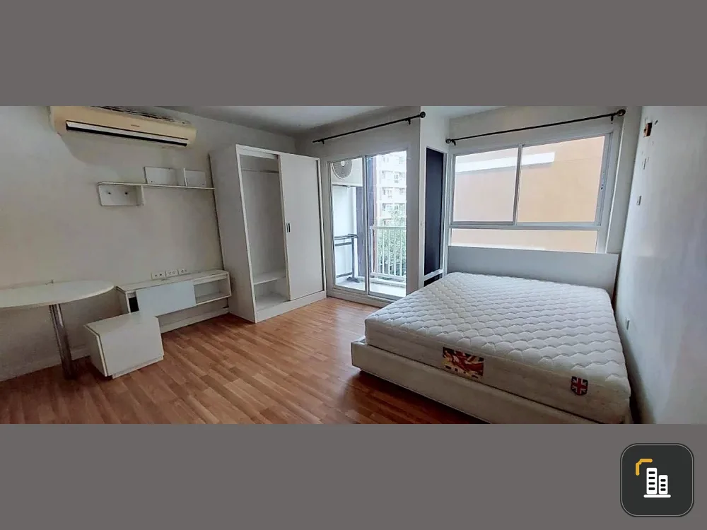 For sale or rent: WE CONDO, studio room, 5th floor, pool view, quiet, fully furnished. Book now!