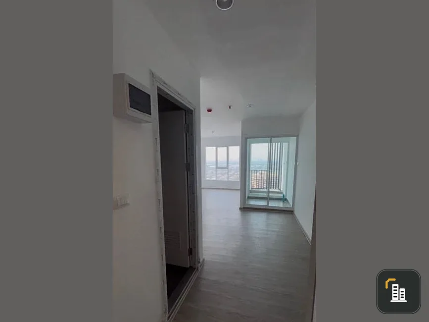 For sale: Regent Home Bangna, corner unit. Quiet and private, not crowded, with Chao Phraya River view. Grab it now!