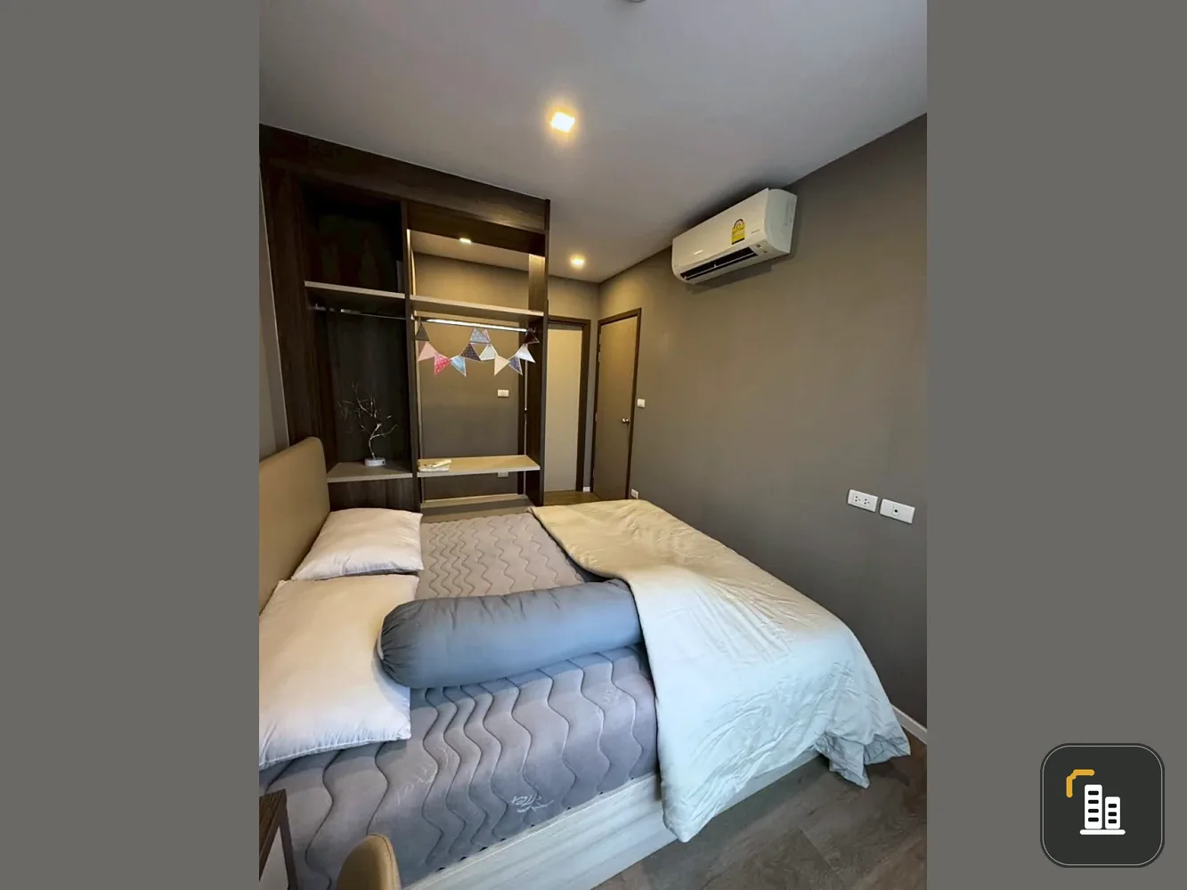 Selling a lovely unit at The Nest Sukhumvit 64, 2nd floor. Features high-quality wallpaper and complete amenities. Book now!